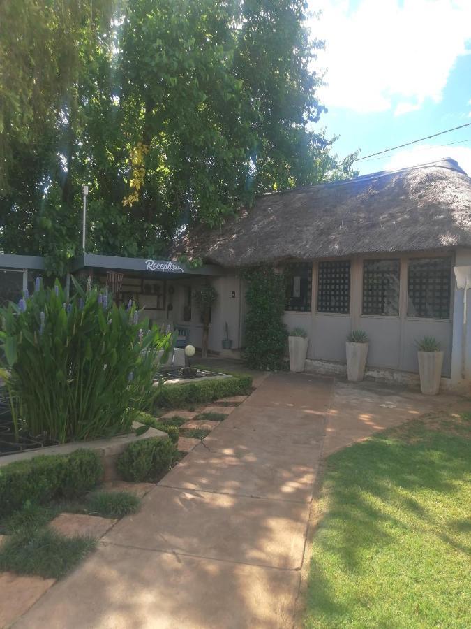 Goedehoop Guesthouse Zeerust ภายนอก รูปภาพ