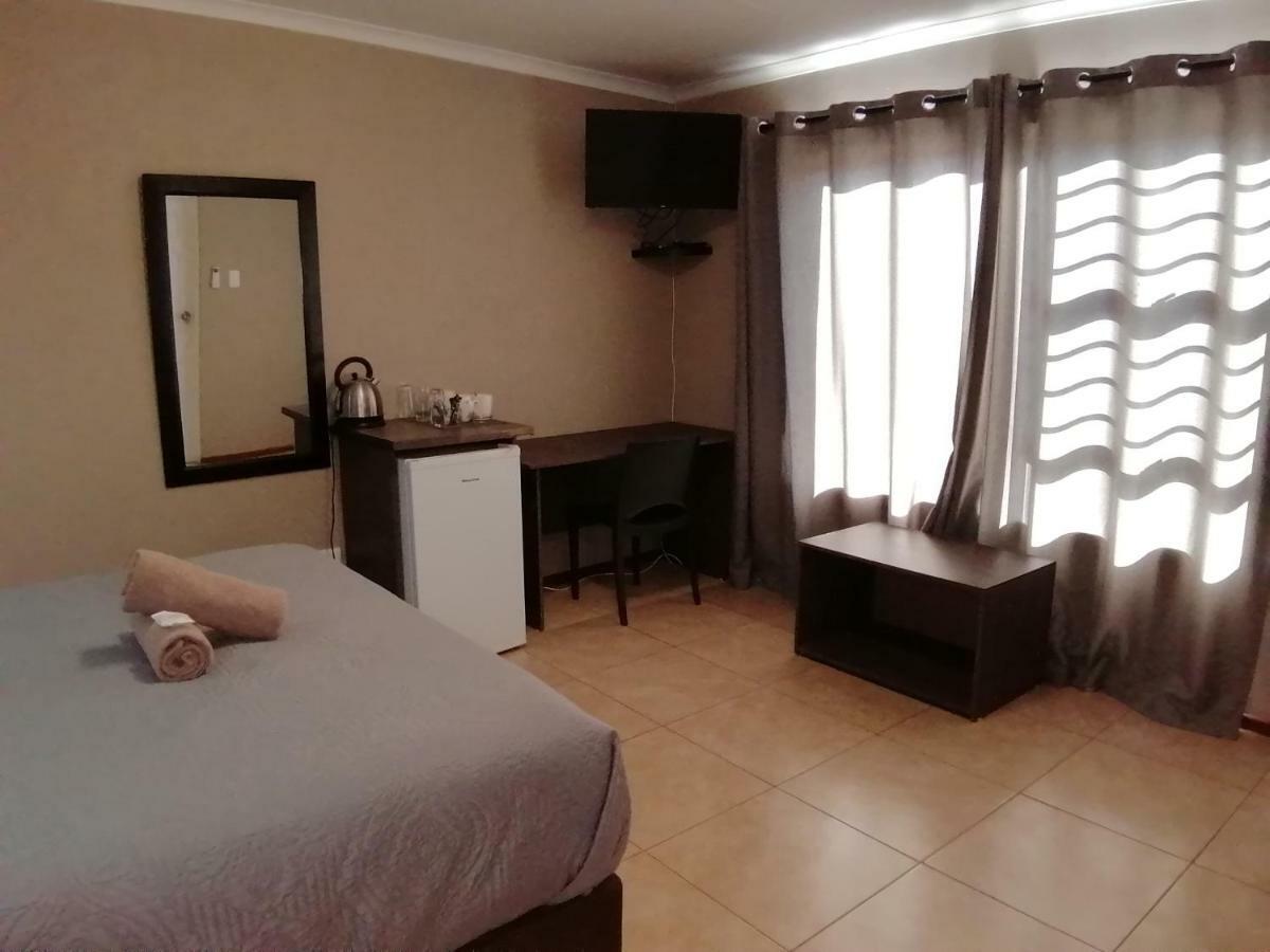 Goedehoop Guesthouse Zeerust ภายนอก รูปภาพ
