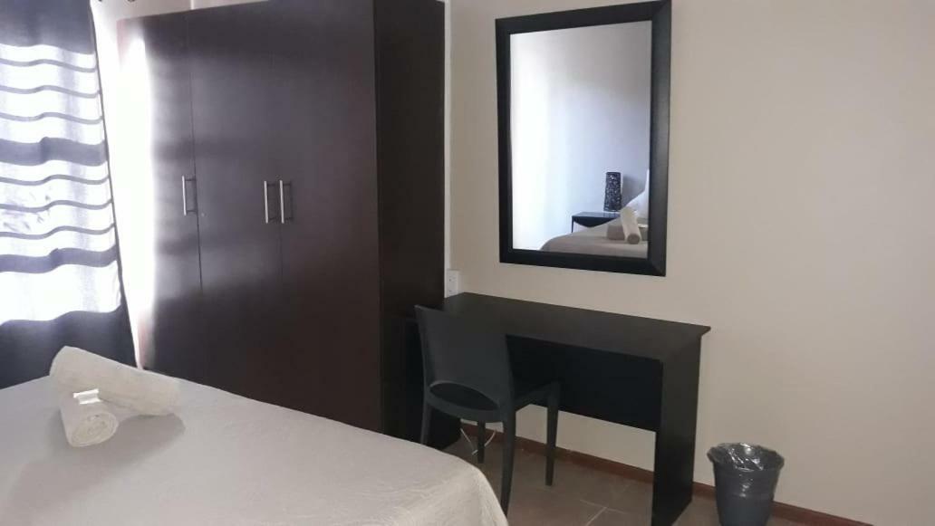 Goedehoop Guesthouse Zeerust ภายนอก รูปภาพ