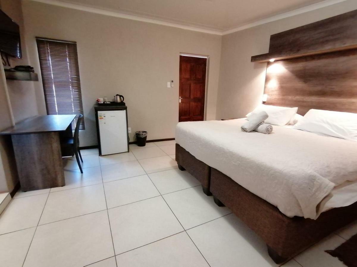 Goedehoop Guesthouse Zeerust ภายนอก รูปภาพ