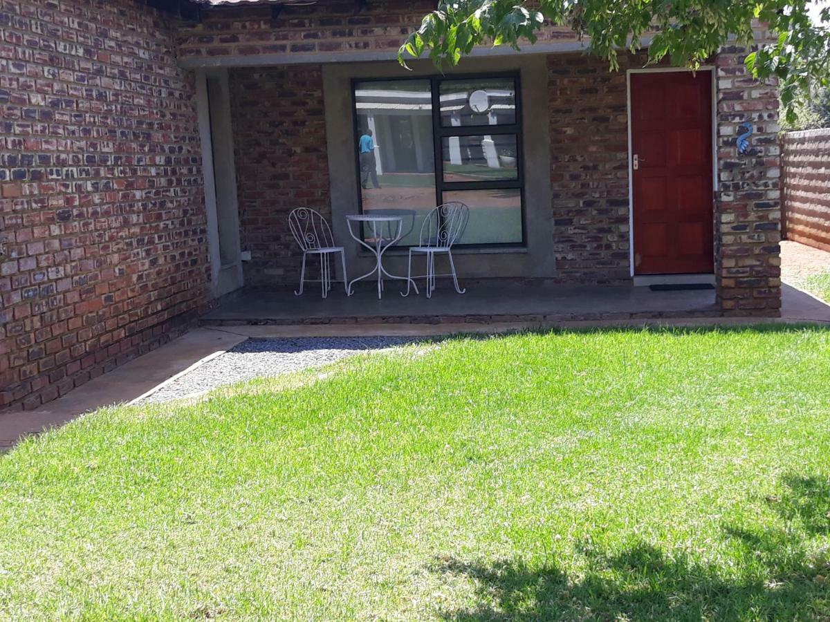Goedehoop Guesthouse Zeerust ภายนอก รูปภาพ